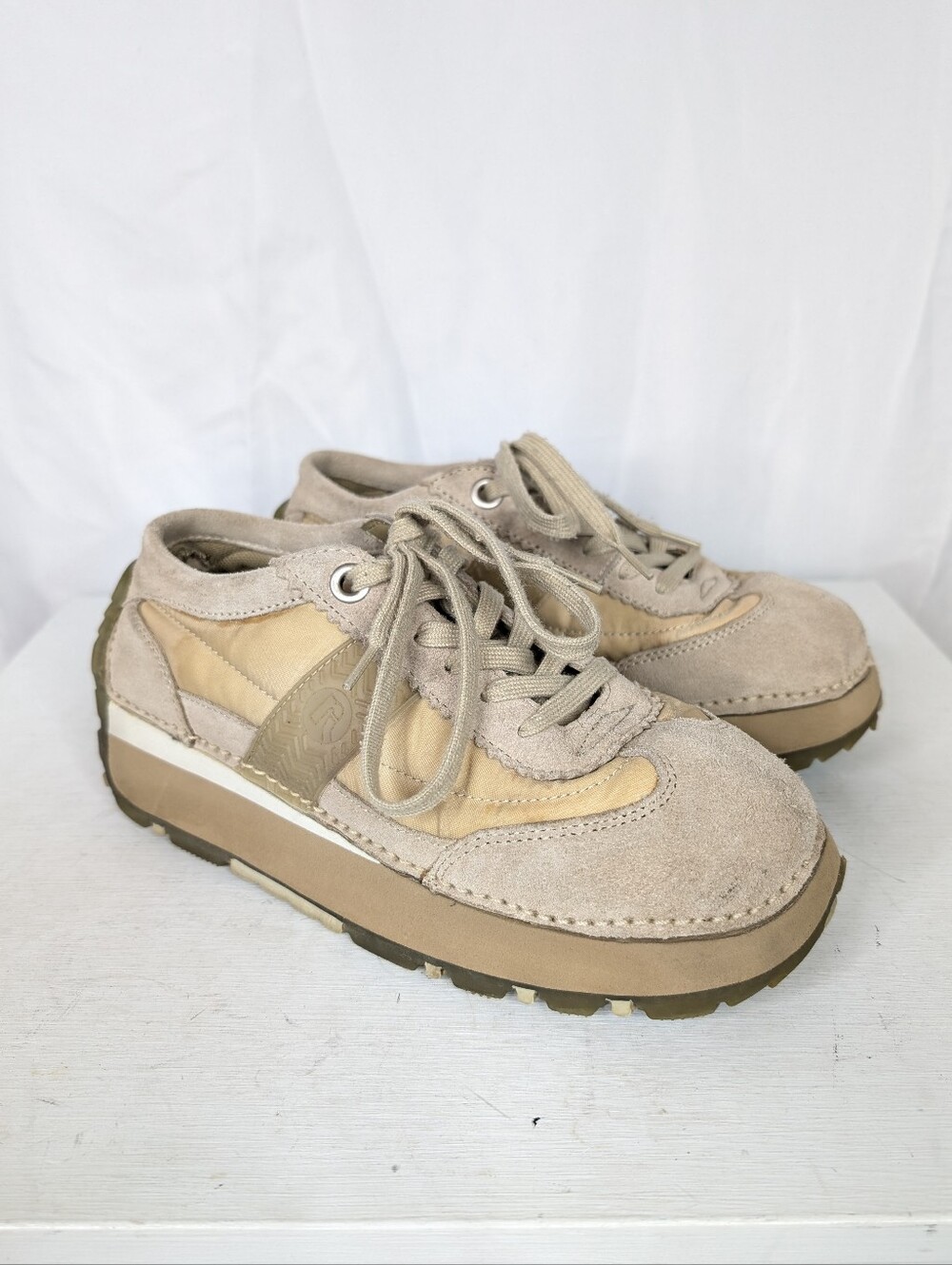 Report Vintage Y2K Chunky Platform Dusty Lace Up Sneakers - Size 6.5